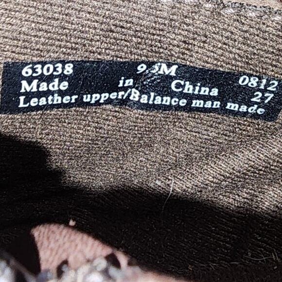 Clark's Brown Side Zip 2.5 Block Heel Leather Ankle Buckle Boots Size 9.5 - Picture 6 of 6